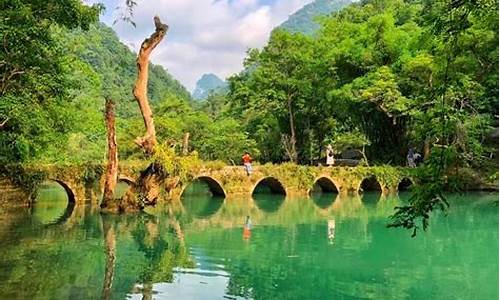 去贵阳旅游穿什么颜色衣服好看,贵州贵阳旅游攻略穿什么衣服